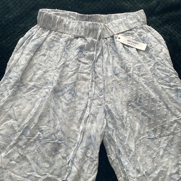 Nwt boutique flowy pants - Picture 2 of 6